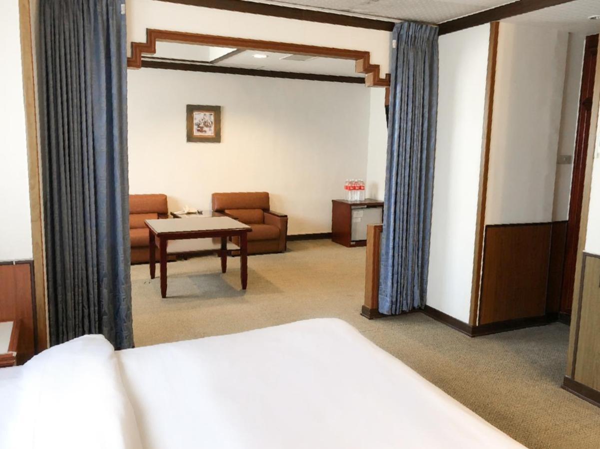 Guide Hotel Changhua Jhongjheng Екстериор снимка